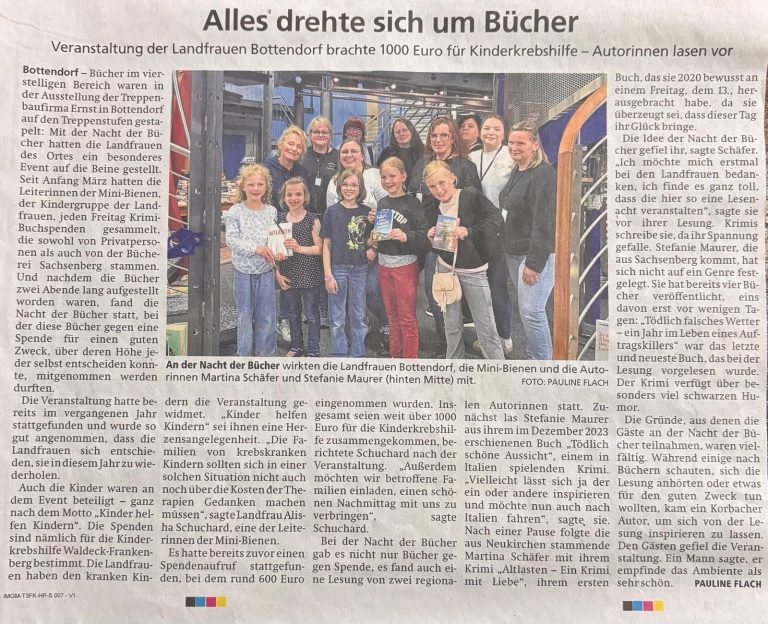 Gruppe von Menschen in einem Zeitungsartikel über Bücher und eine Veranstaltung.